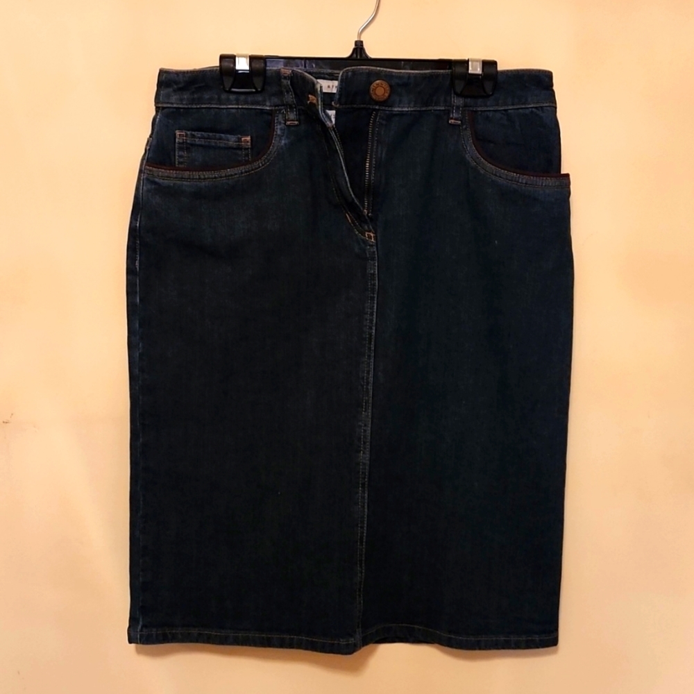 Denim skirt stretch